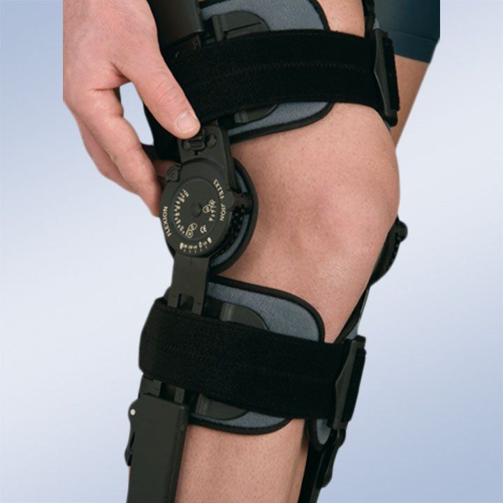 Ortesis de rodilla regulable en grados y con bloqueo ref